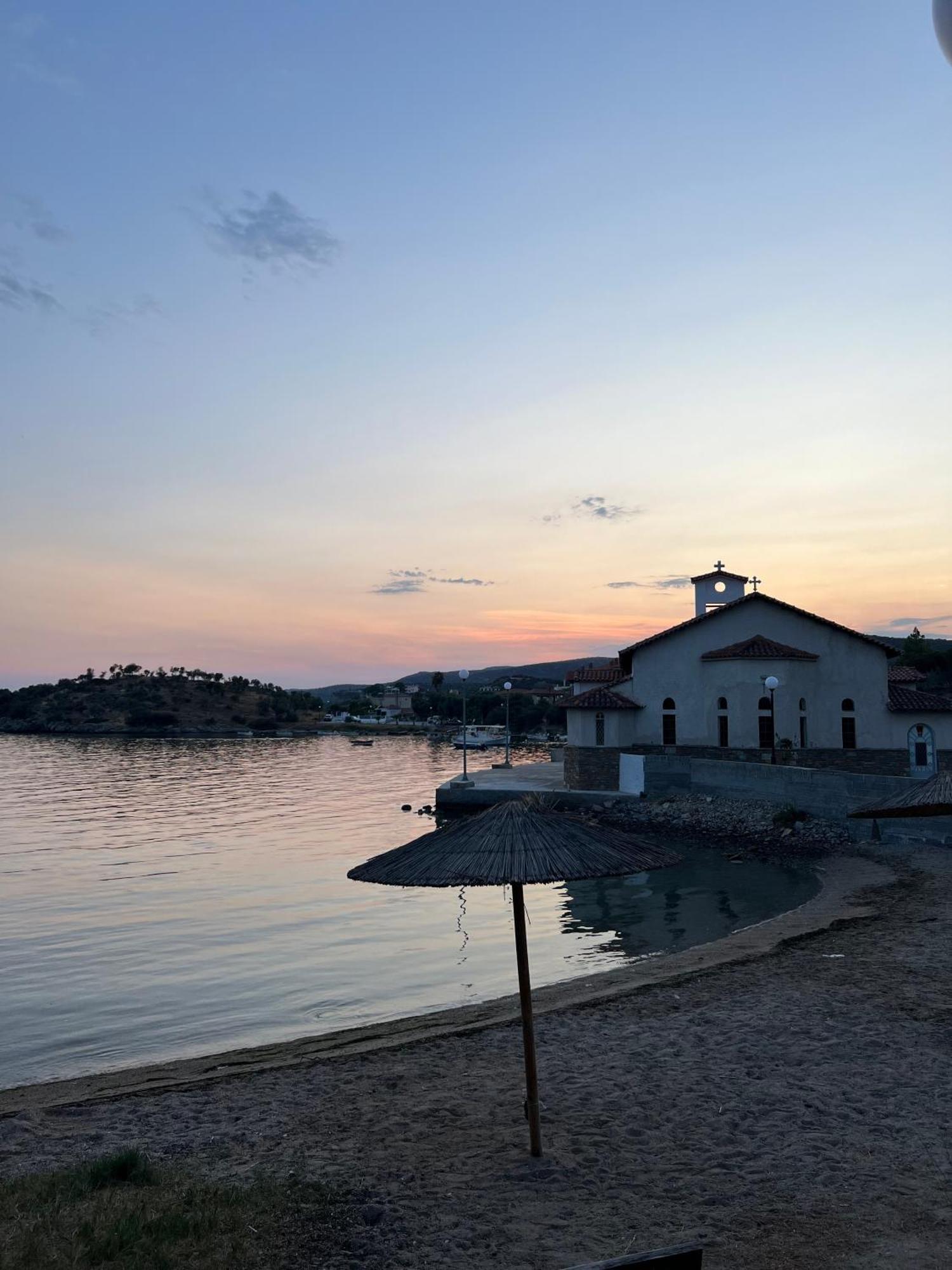 Aiolos Seaside Apartment Marathos  Экстерьер фото